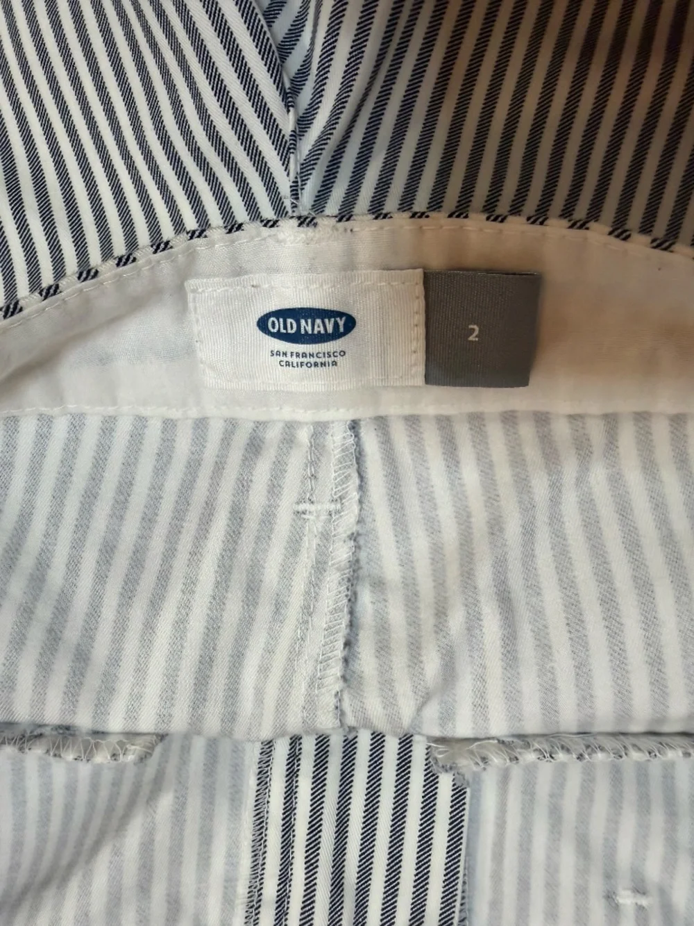 🤍 Old Navy Navy & White Striped Shorts | Size 2 | Preppy Coastal Summer Shorts - Picture 4 of 4